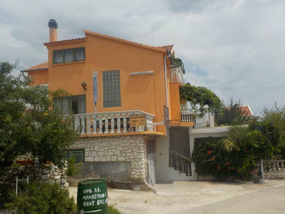 Svetin Apartments Grebastica Exterior photo
